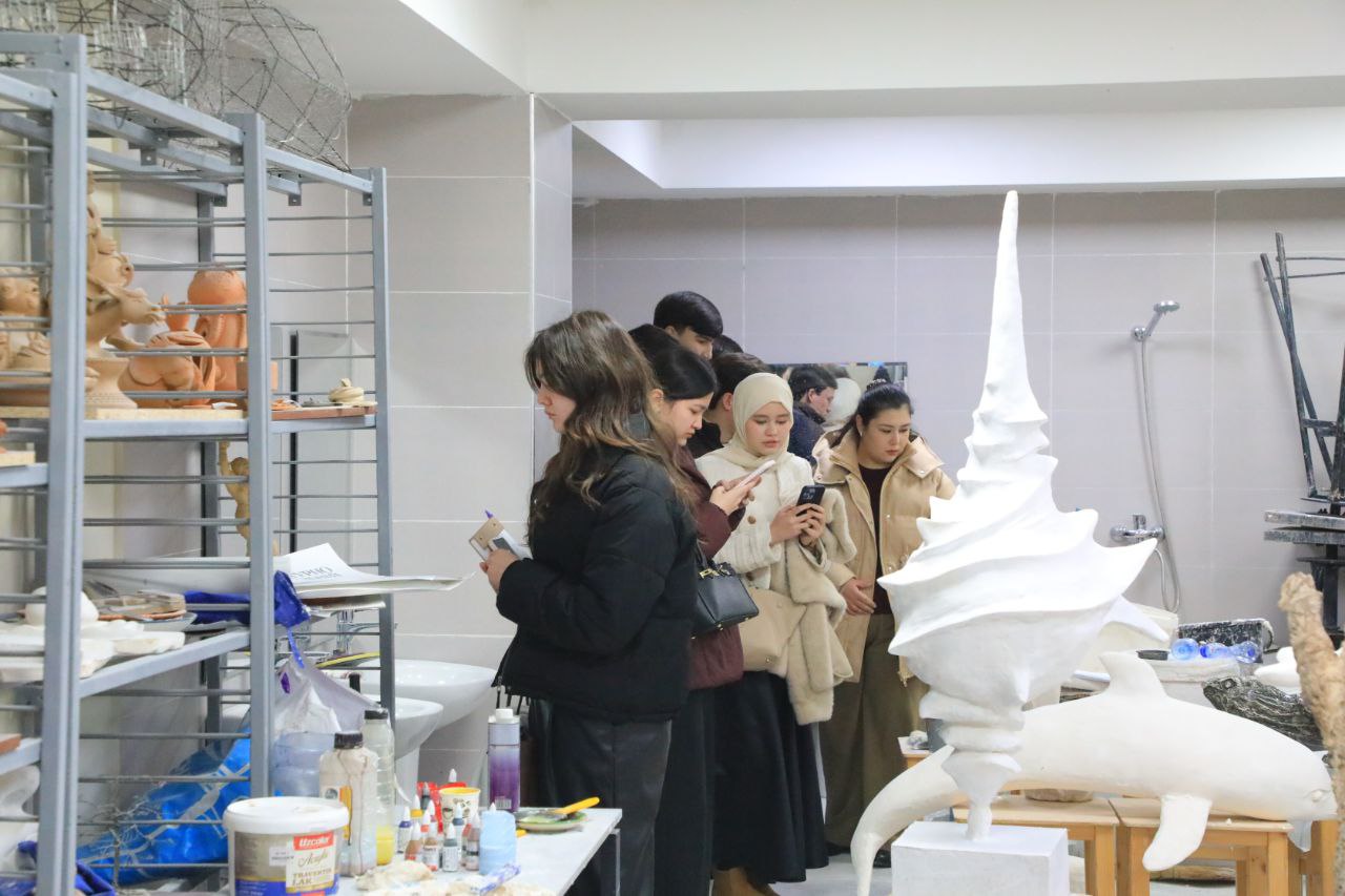 Toshkent arxitektura-qurilish universitetida Yunusobod tumanidagi 288-maktabning bitiruvchi sinf o‘quvchilari uchun ekskursiya tashkil etildi